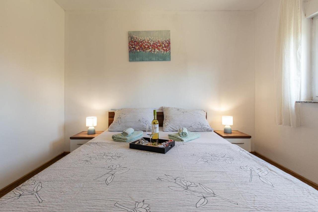 Apartamento Lucija Lovinac  Exterior foto